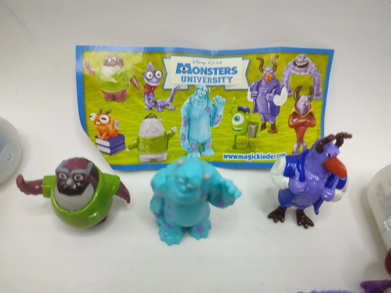 Bonecos Monstros Univers Kinder ovo (usado)itários - Kinder Ovo - Foto 2