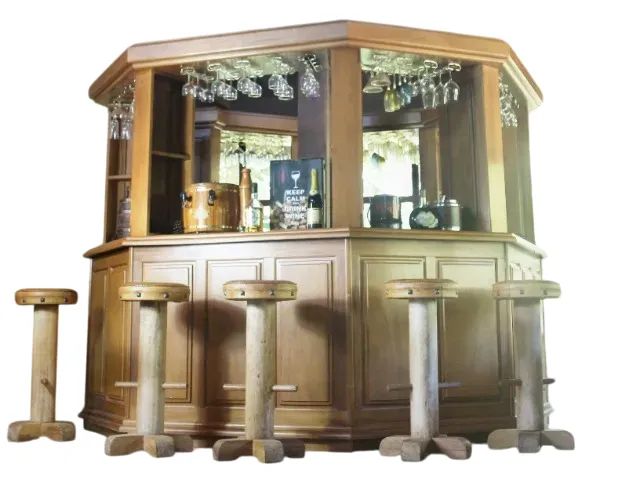 Bar de madeira rustica elegante e Bancos