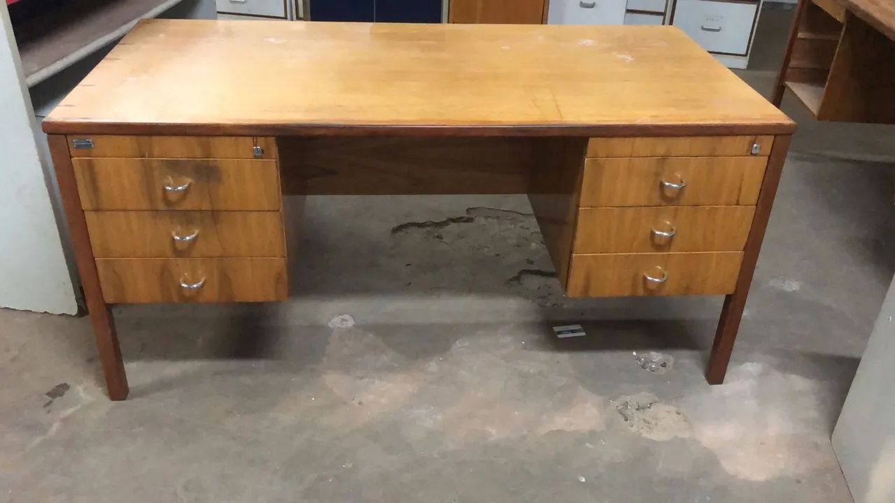 Mesa em madeira maciça para escritório  - Foto 3
