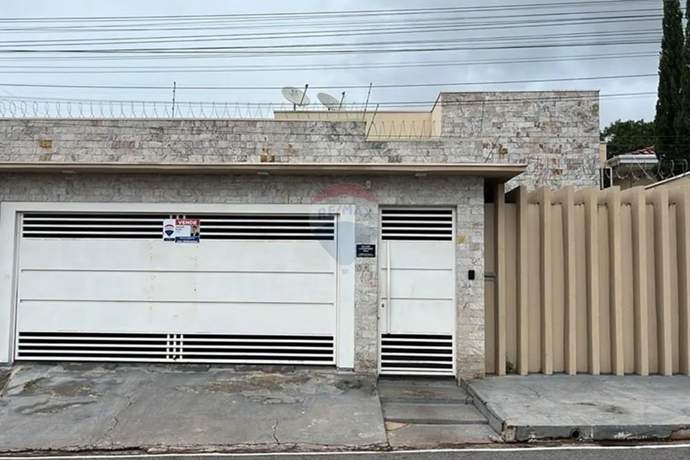 Seu Lar Ideal no Centro de Pontal do Araguaia!