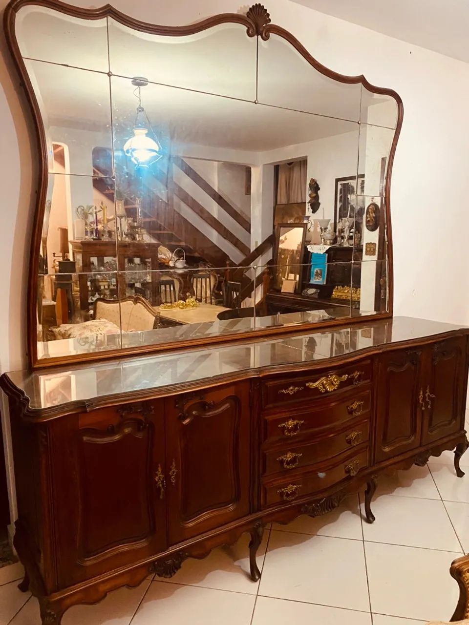 Buffet Etagere Antigo com Espelho Bisotado - Imponente, Raro e Sofisticado - Foto 2