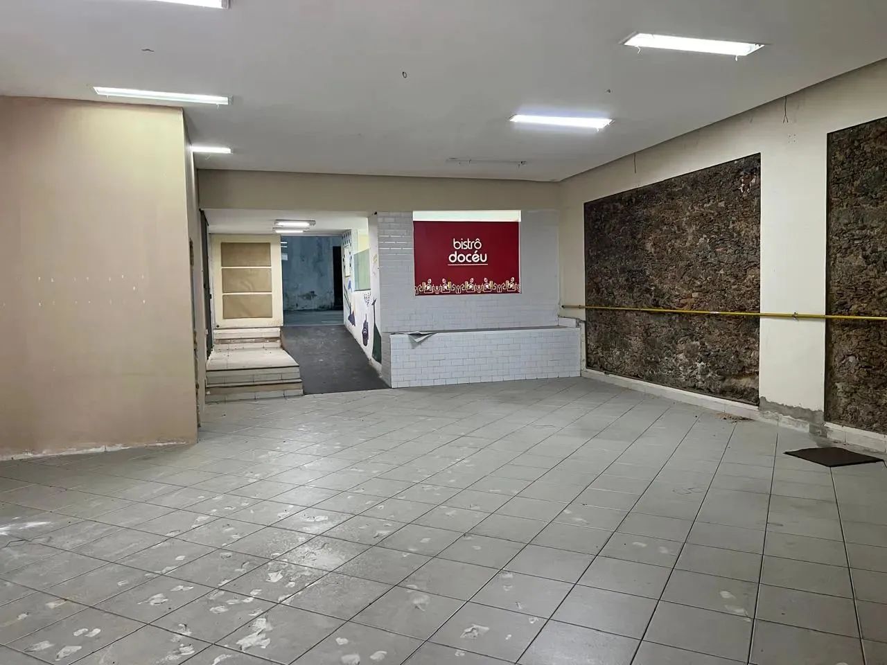 Imóvel para aluguel com 973 metros quadrados em Estácio - Rio de Janeiro - RJ