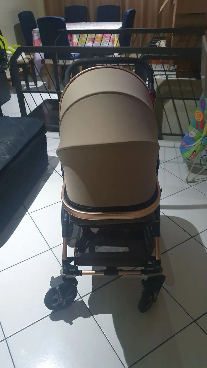 Carrinho de Bebê Luxo - Usado - Foto 3