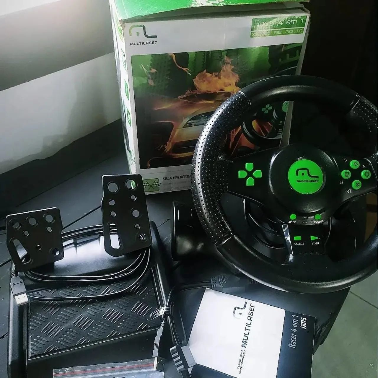 VOLANTE GAMER COM PEDAL RACER para Xbox 360, PS2, PS3 e Computador