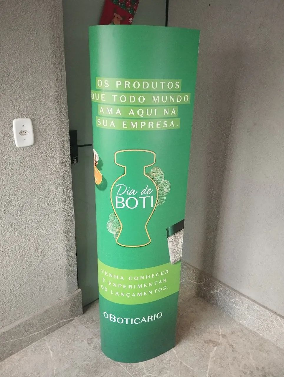 Totem elíptico pvc