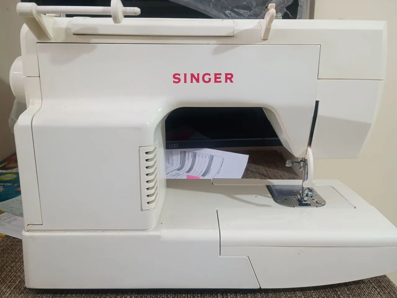 MÁQUINA DE COSTURA SINGER.64312214310786122