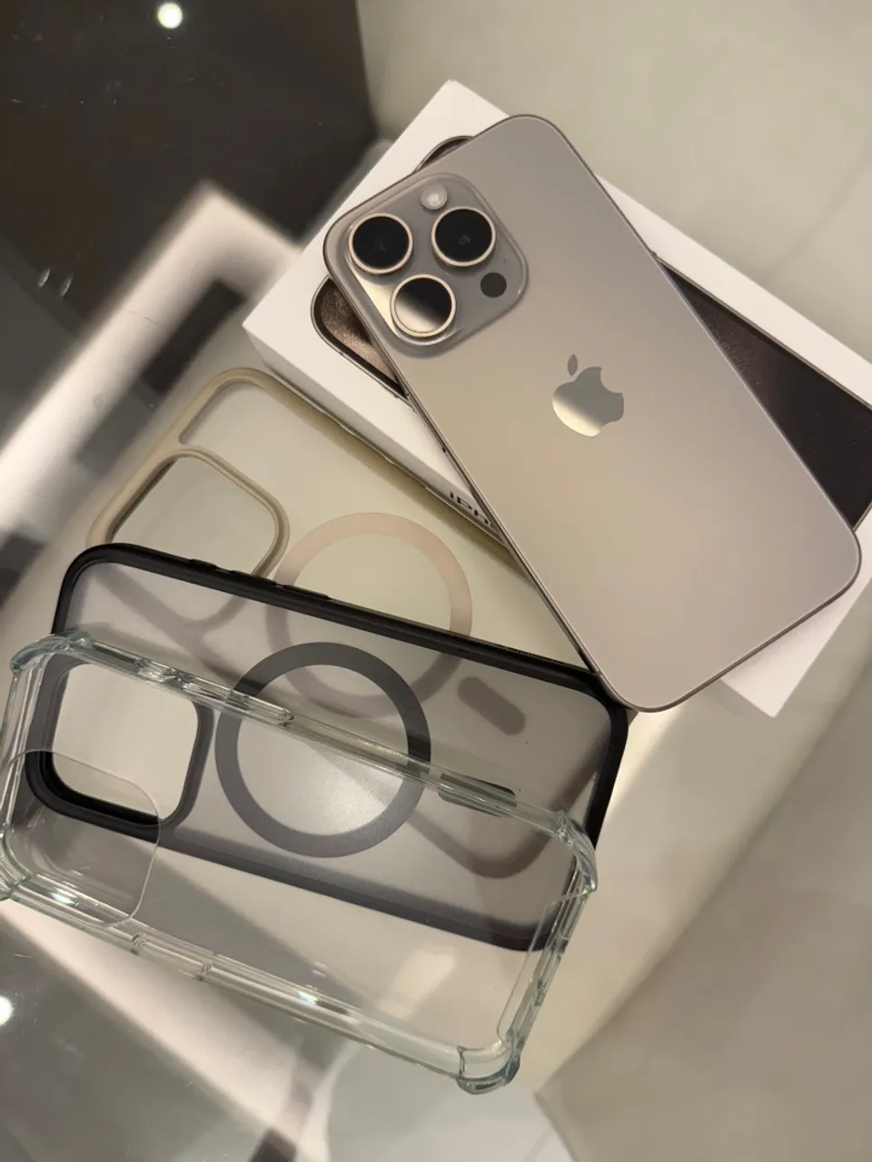 iPhone 15 Pro com brinde capas Spigen com nota fiscal
