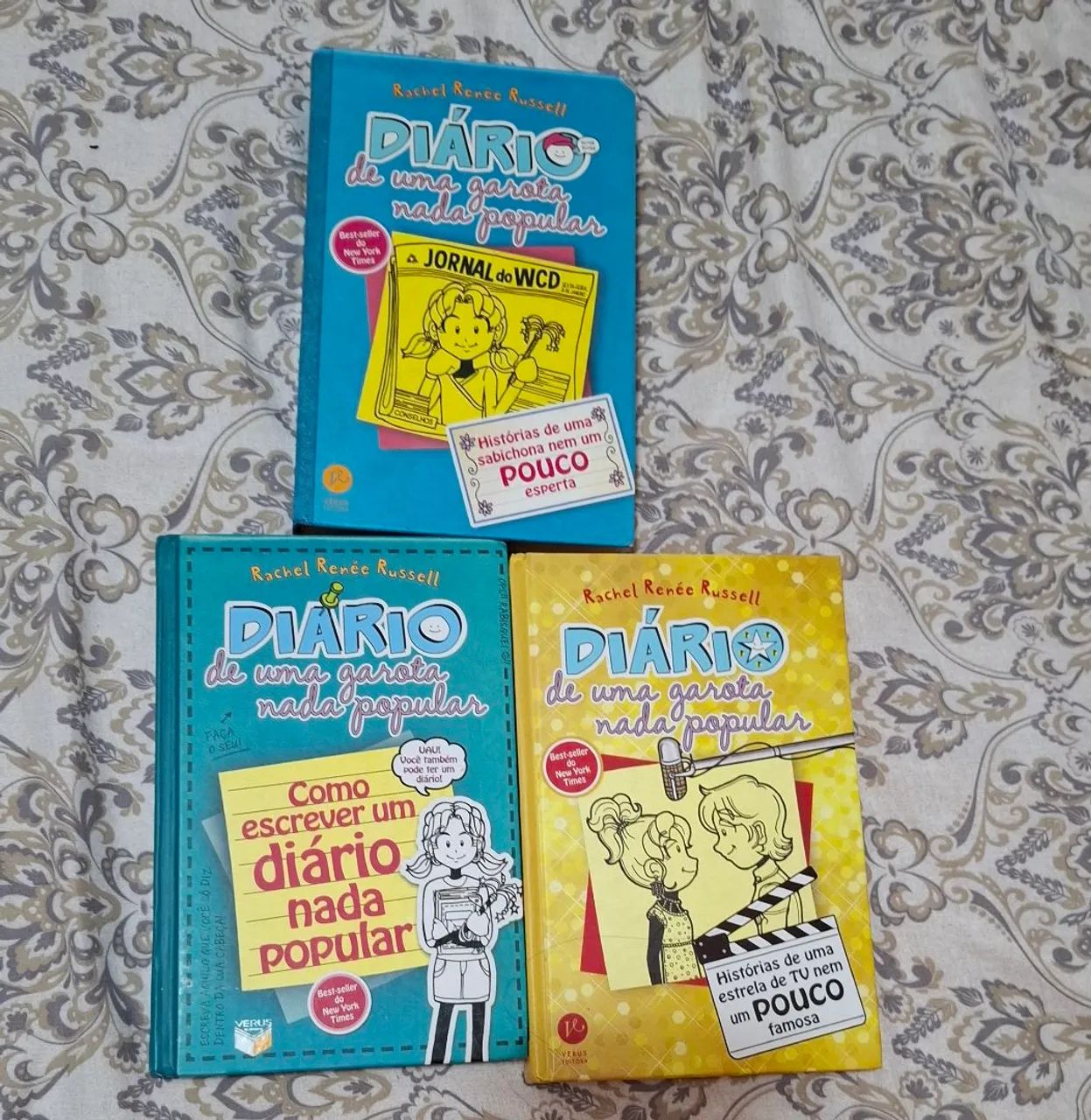 Livro Diário de uma Garota Nada Popular - Rachel Renée Russell
