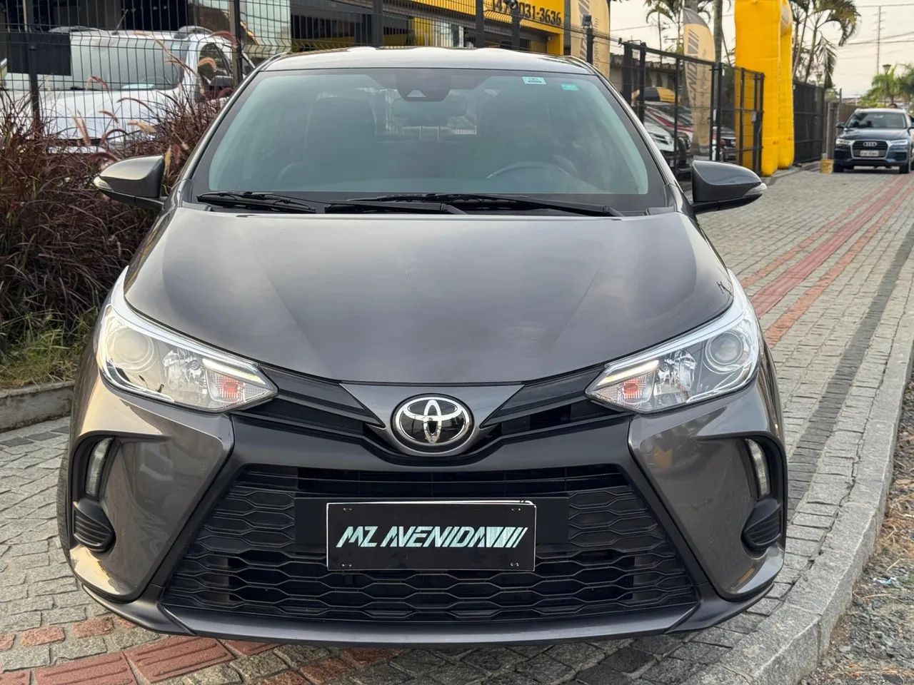 YARIS XS SEDAN 1.5 FLEX 16V 4P AUT.  CINZA 2022/2023 - Foto 3