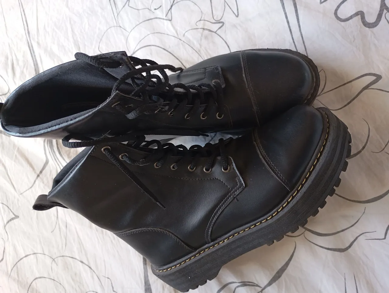 Botas coturno plataforma pretas