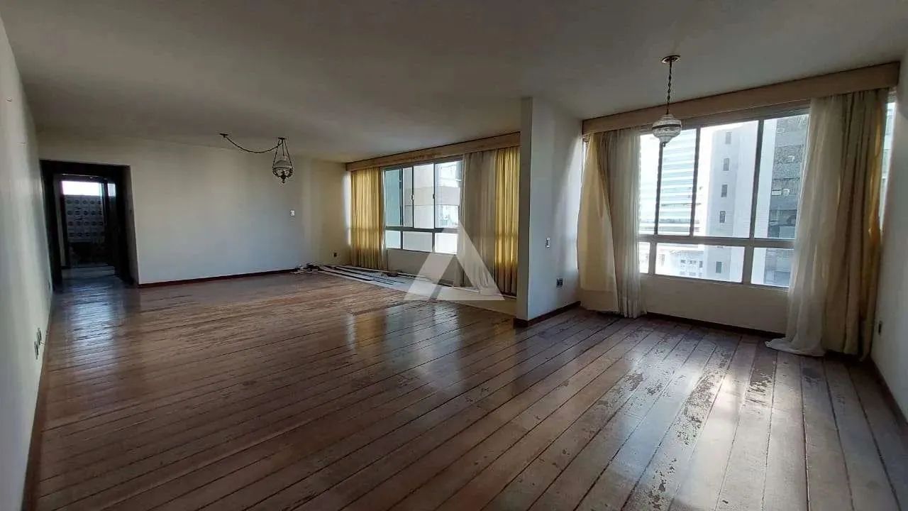 Apartamento na Barra com 3 quartos e 1 suíte, 155m² à venda por R$ 730.000,00