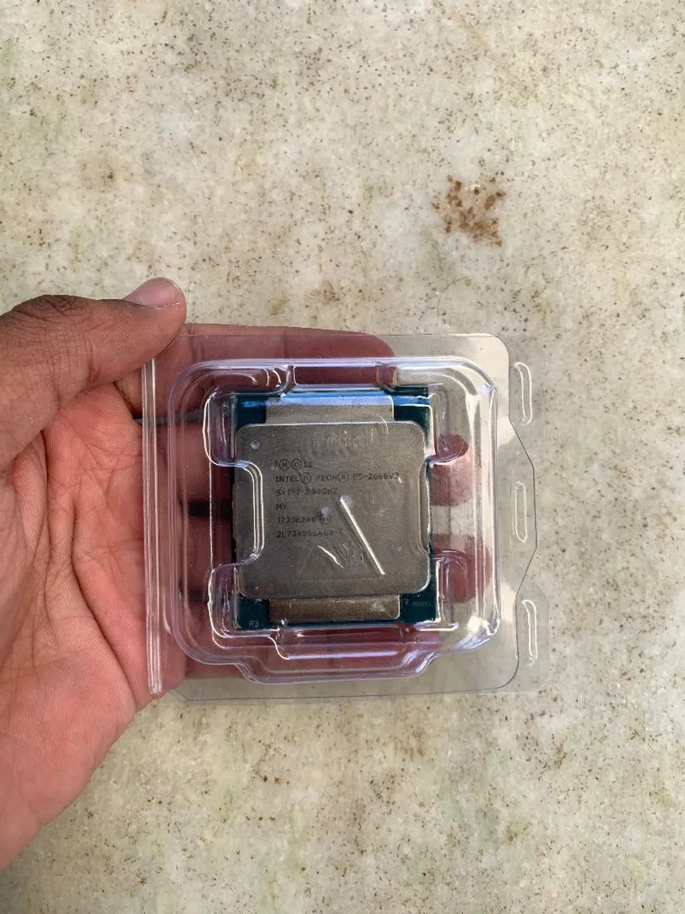 Processador Intel Xeon E5-2666 V2