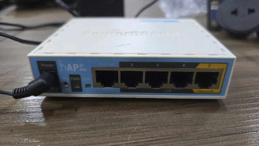 Roteador Routerboard hAP ac lite Mikrotik  - Foto 2