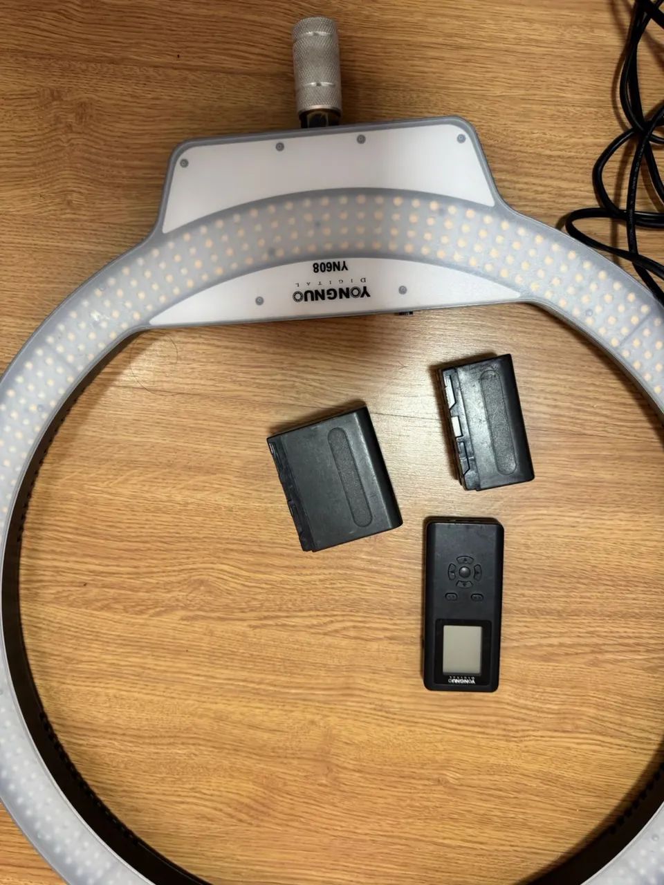 Ring light Yong Nuo Digital YN 608 + Duas Baterias  - Foto 2