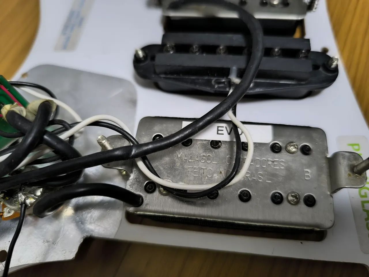 Escudo Ibanez com set de captadores Malagoli EVO - Foto 5
