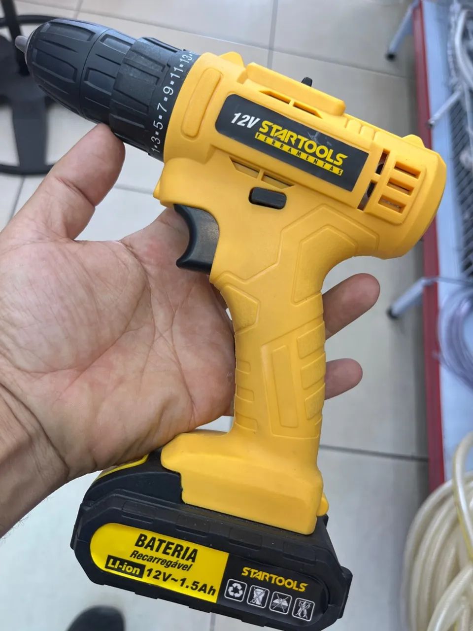 Furadeira/Parafusadeira 12V StarTools - Foto 2