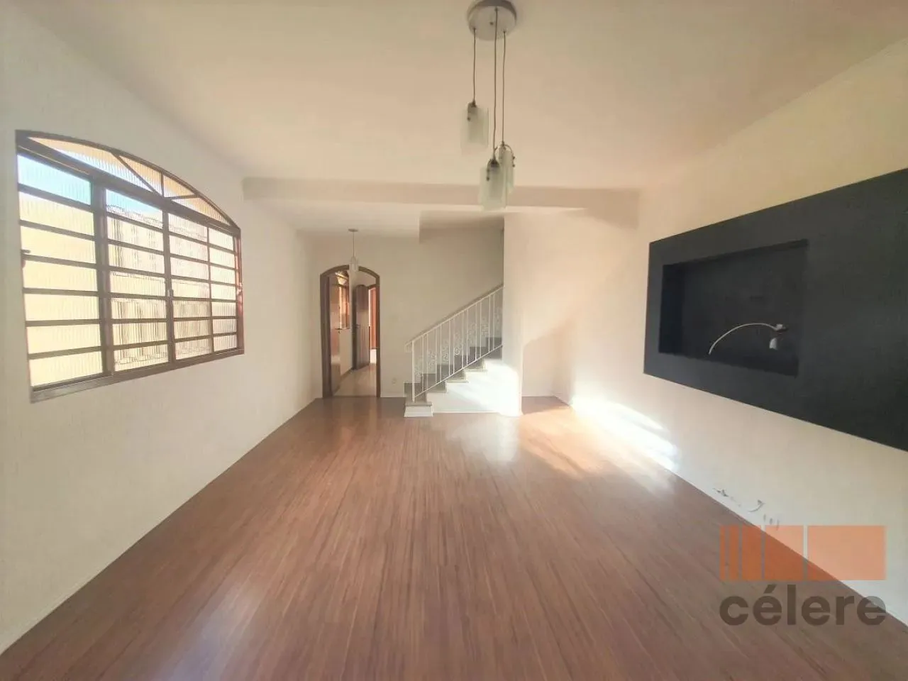 SOBRADO À VENDA NA VILA DIVA ? ZONA LESTE (300m² | 3 DORMITÓRIOS | 2 VAGAS)