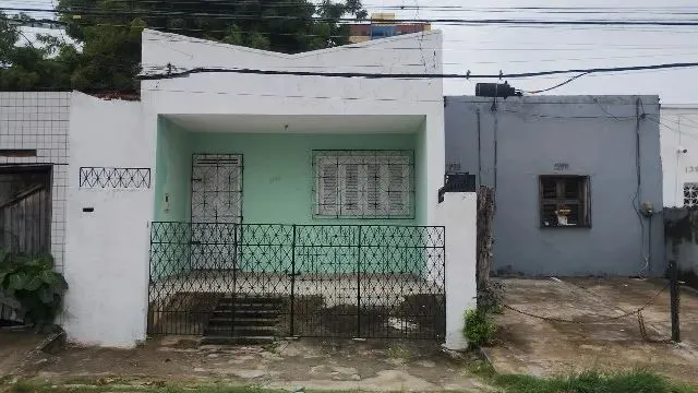 Imóvel para aluguel possui 138 metros quadrados com 3 quartos em Fátima - Fortaleza - CE