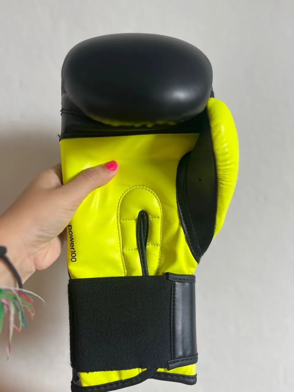Luvas de Boxe Thai adidas Power 100 - Preto e Amarelo - Foto 4
