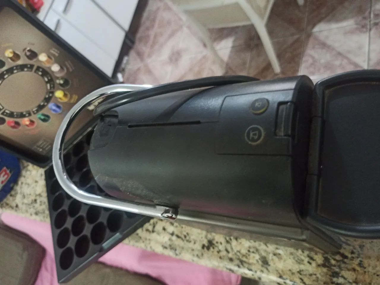 Cafeteira Nespresso modelo C60  - Foto 5