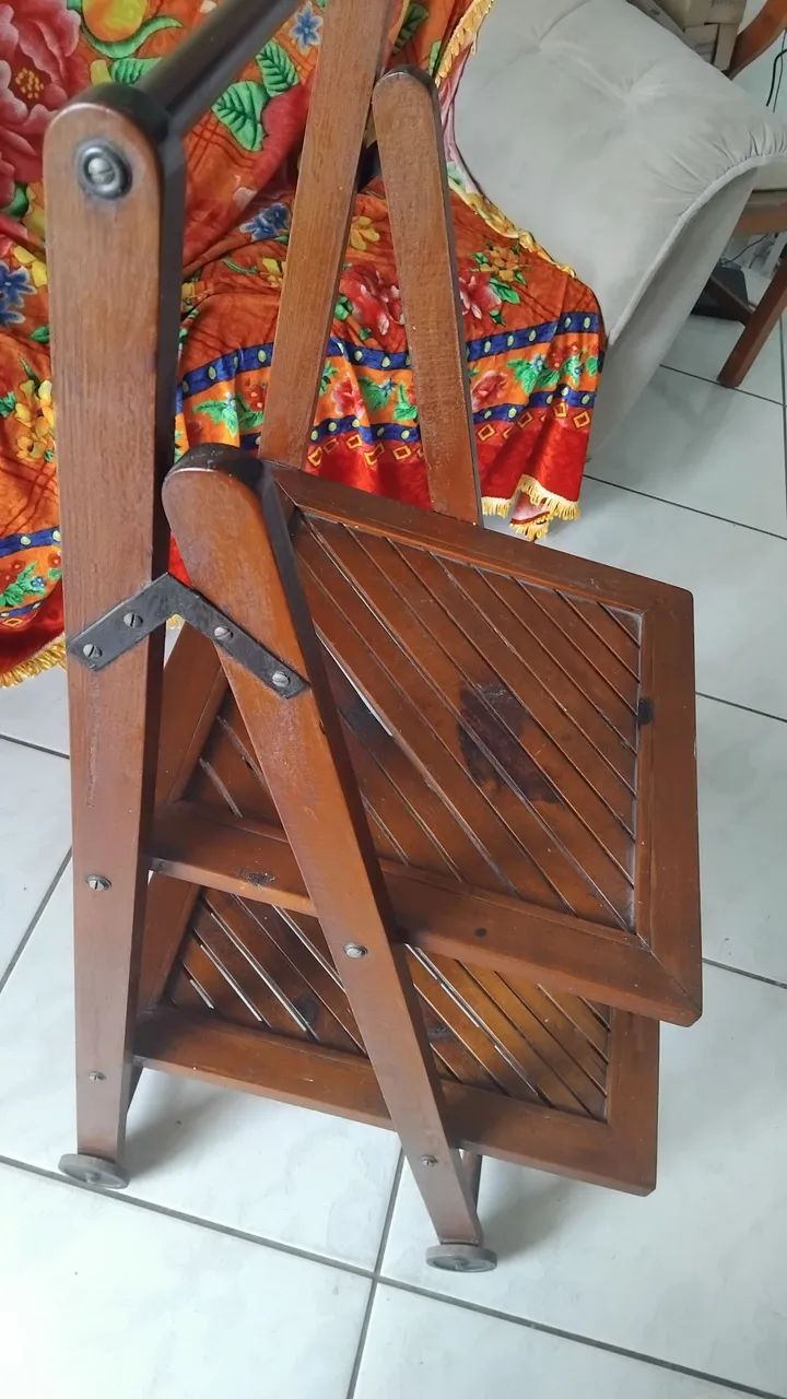 Carrinho de bebida 100% madeira muito antigo.