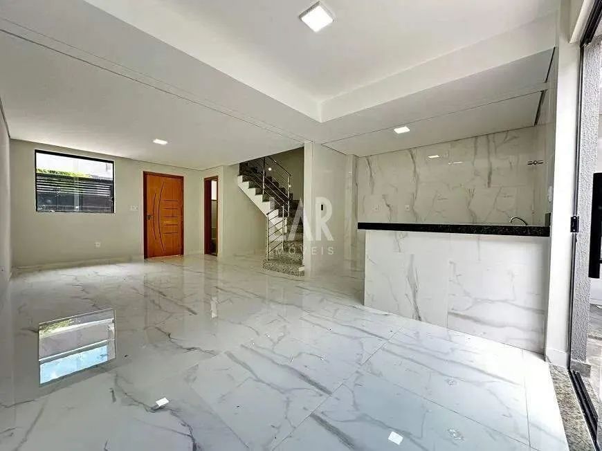 Casa Geminada à venda, 3 quartos, 1 suíte, 2 vagas, Santa Mônica - Belo Horizonte/MG