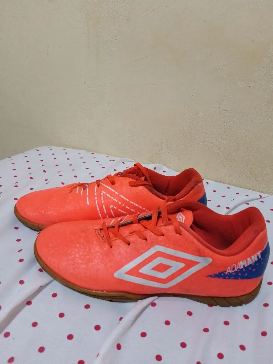 Tênis Futsal Adulto - Tamanho 41 - Cor Laranja