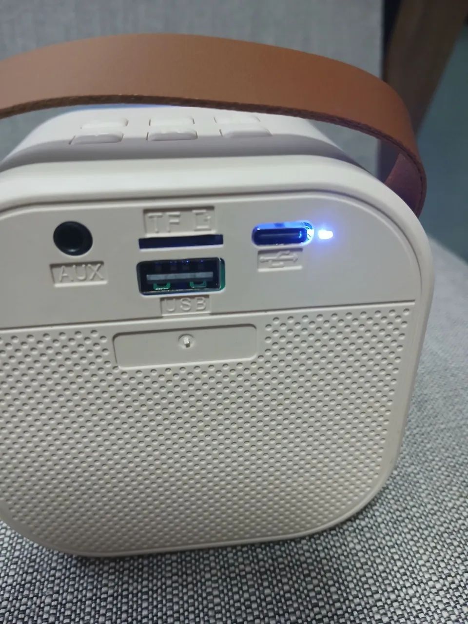 Caixa de Som Bluetooth com Microfone e Luzes RGB - Foto 3