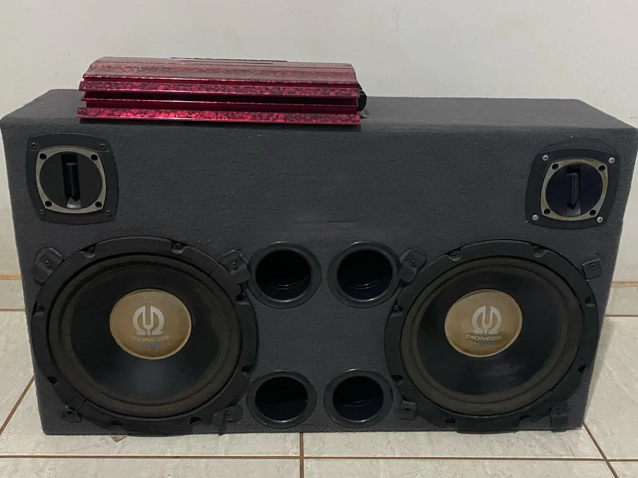 Caixa de som automotiva com auto falantes Pioneer com módulo Pyramid modelo PB 778