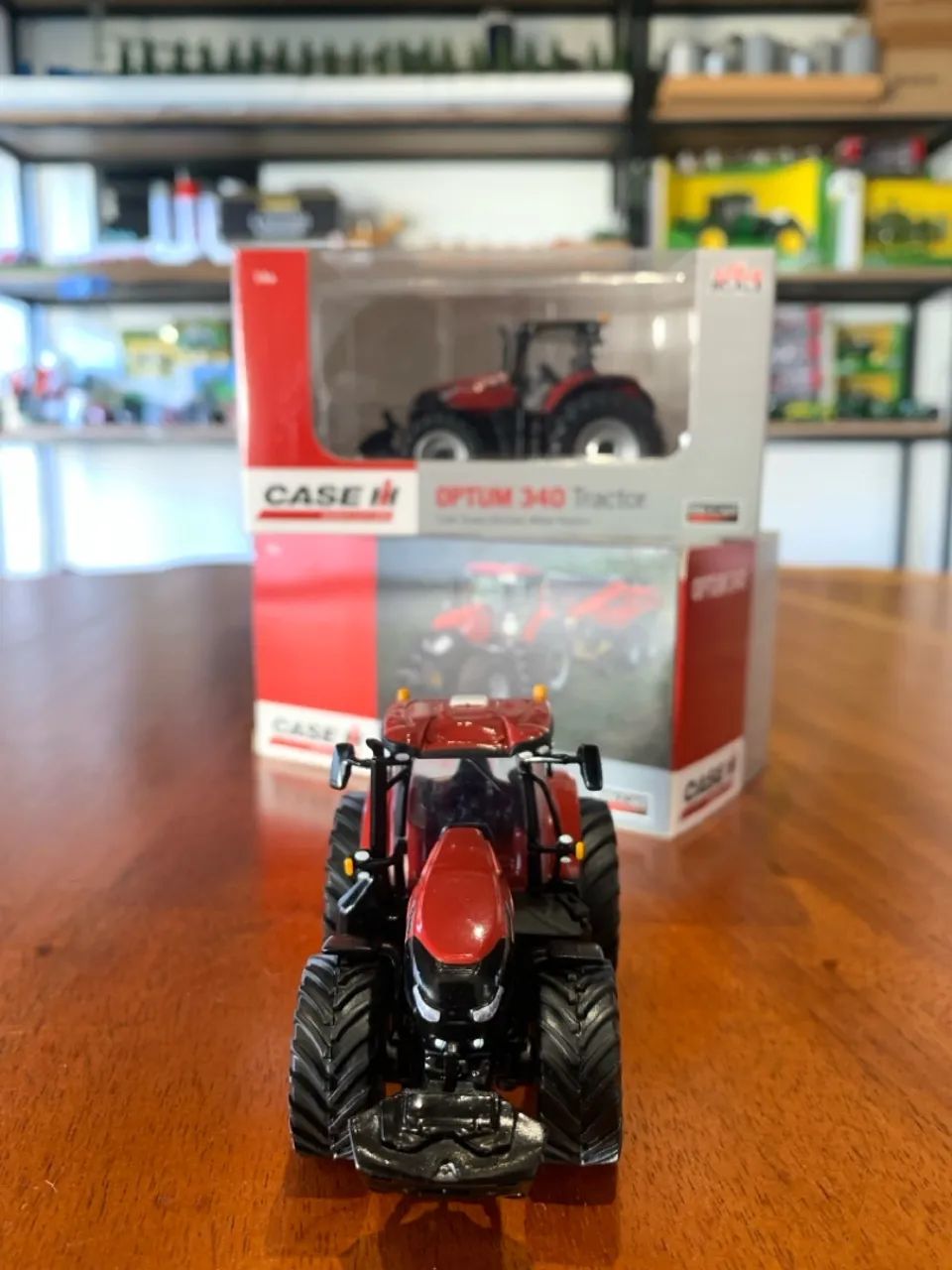 Miniatura trator Case IH Optum 340 1/64 - Foto 2