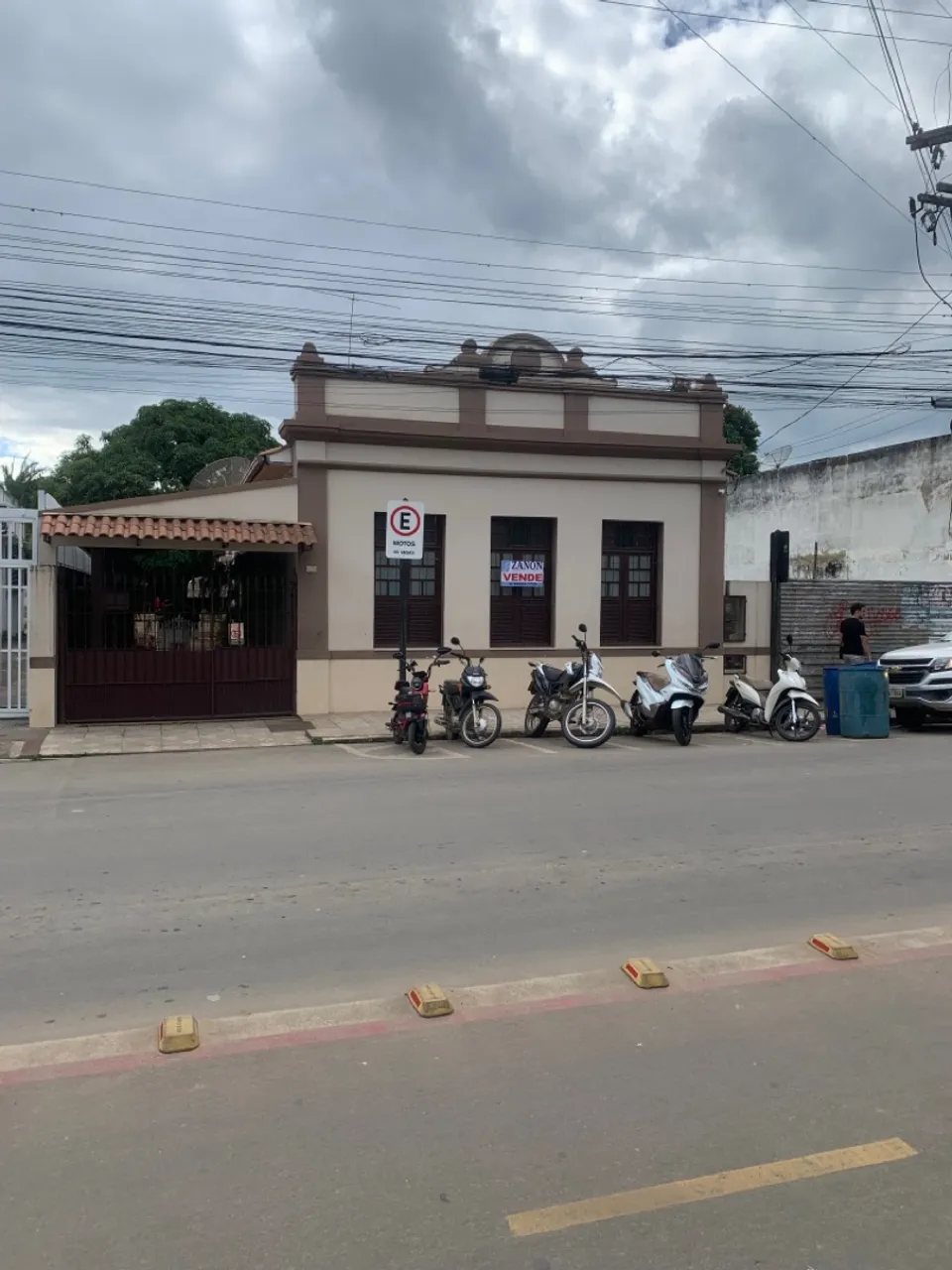 IMÓVEL COMERCIAL NO CENTRO DE GUACUÍ