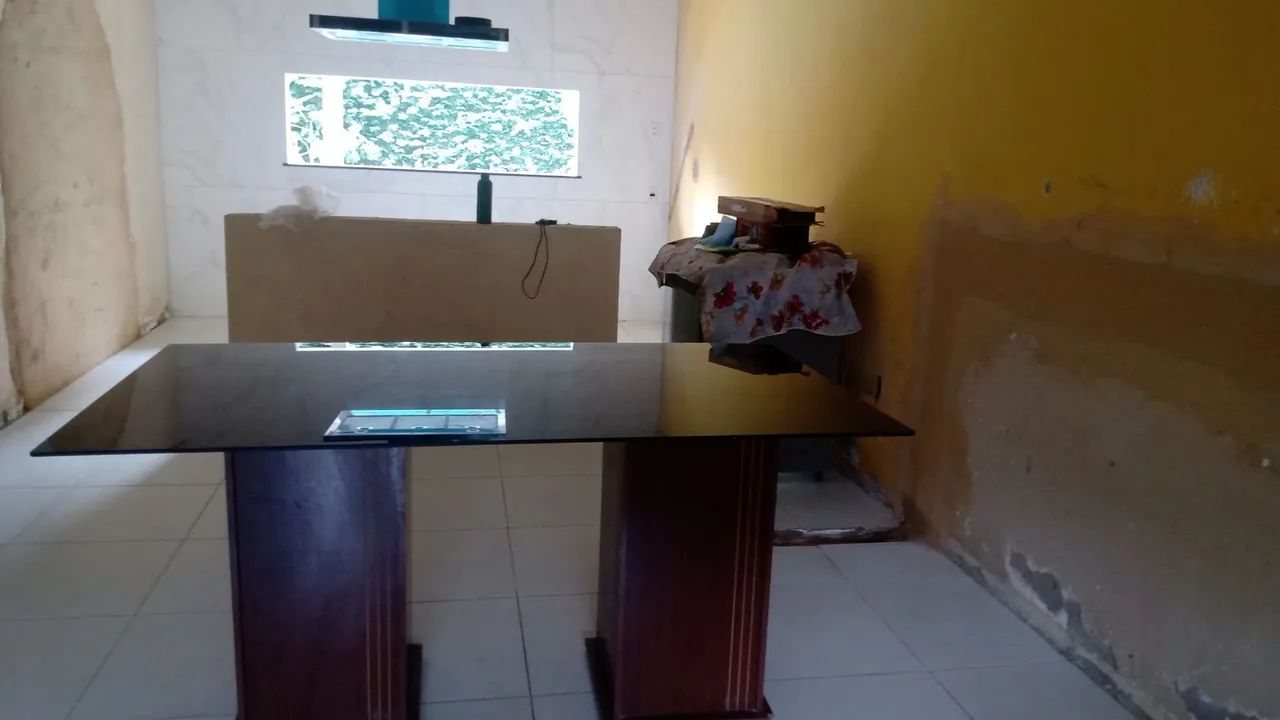 Mesa com tampo de vidro pra sala de jantar. - Foto 2