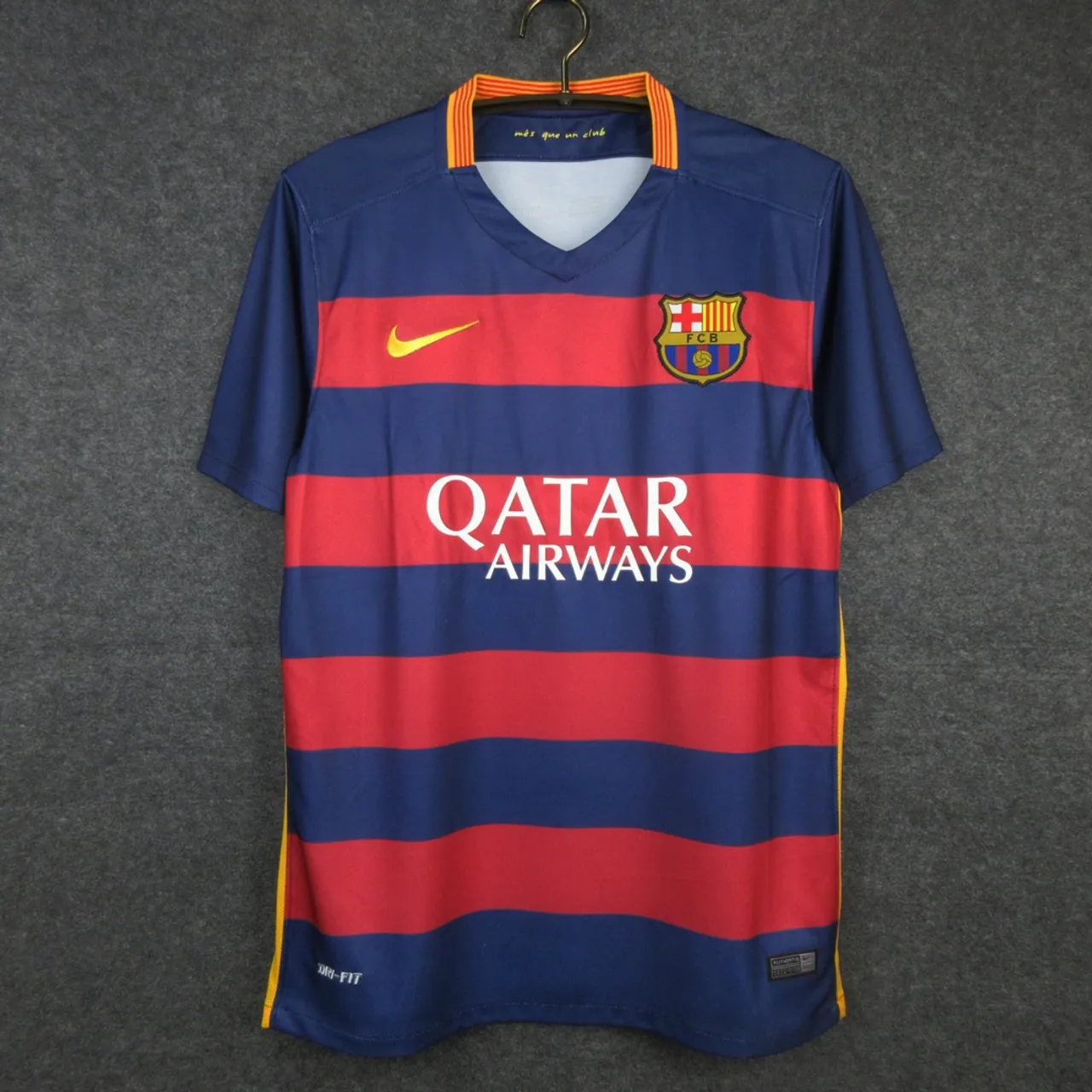 Camisa retrô do Barcelona 2015/2016 - A pronta entrega