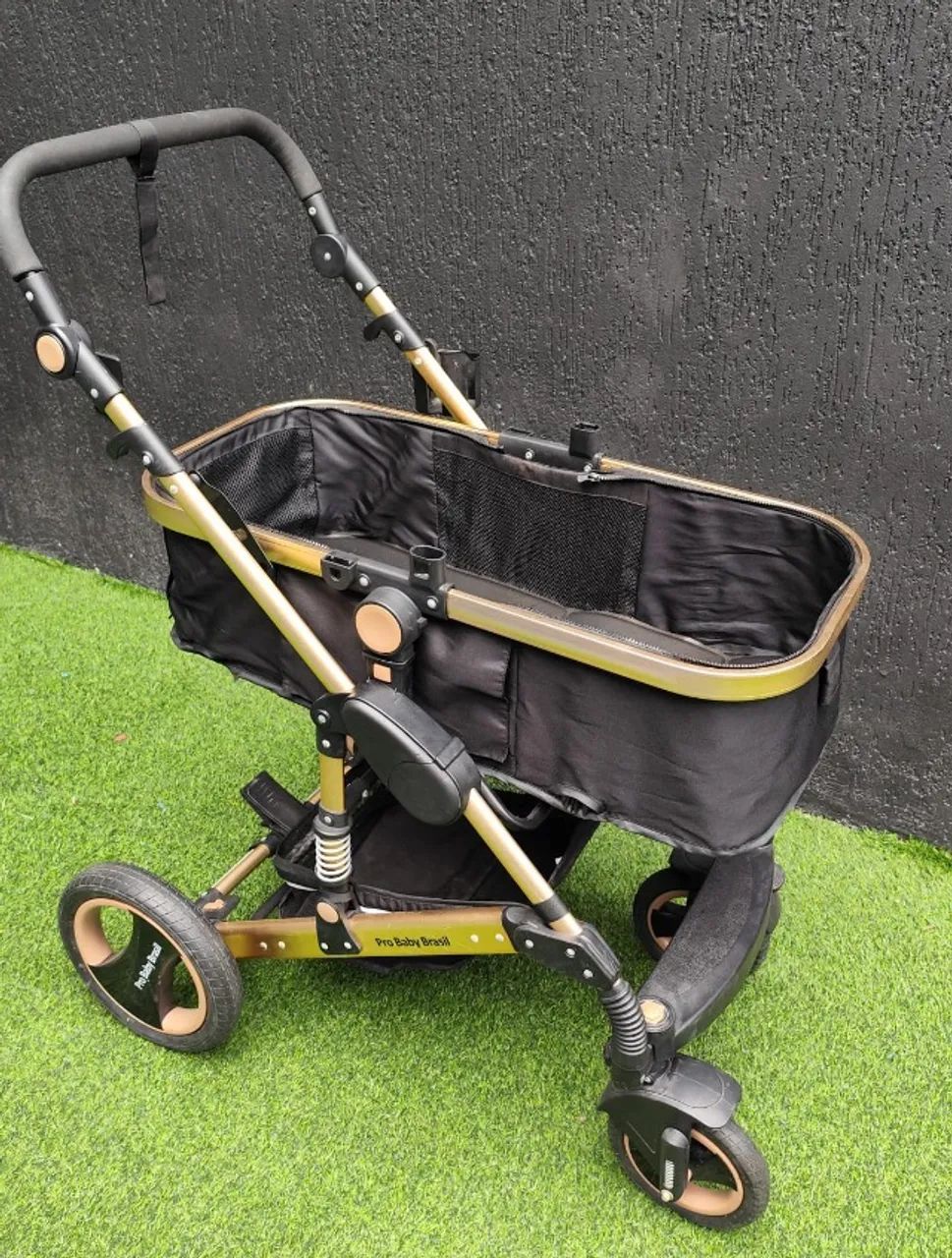 Carrinho de bebê com bebê conforto  - Foto 4