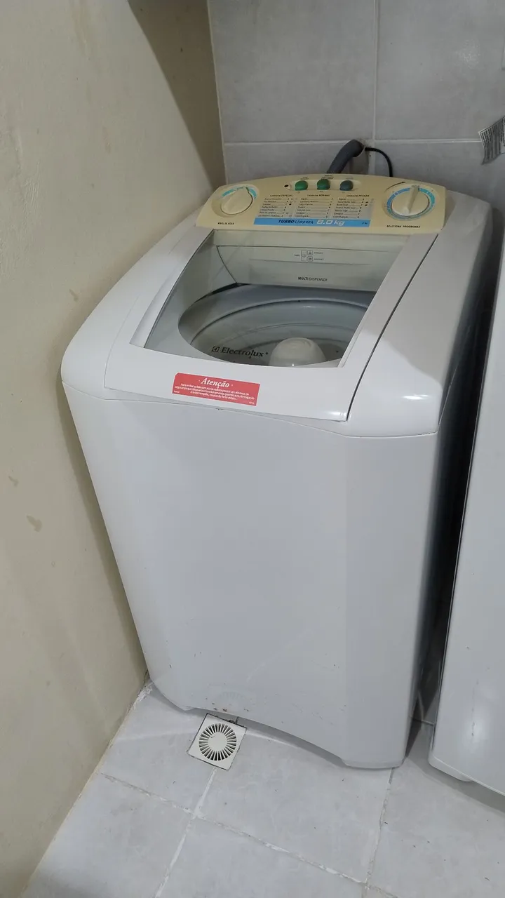 Máquina de Lavar Electrolux Turbo Limpeza 8kg