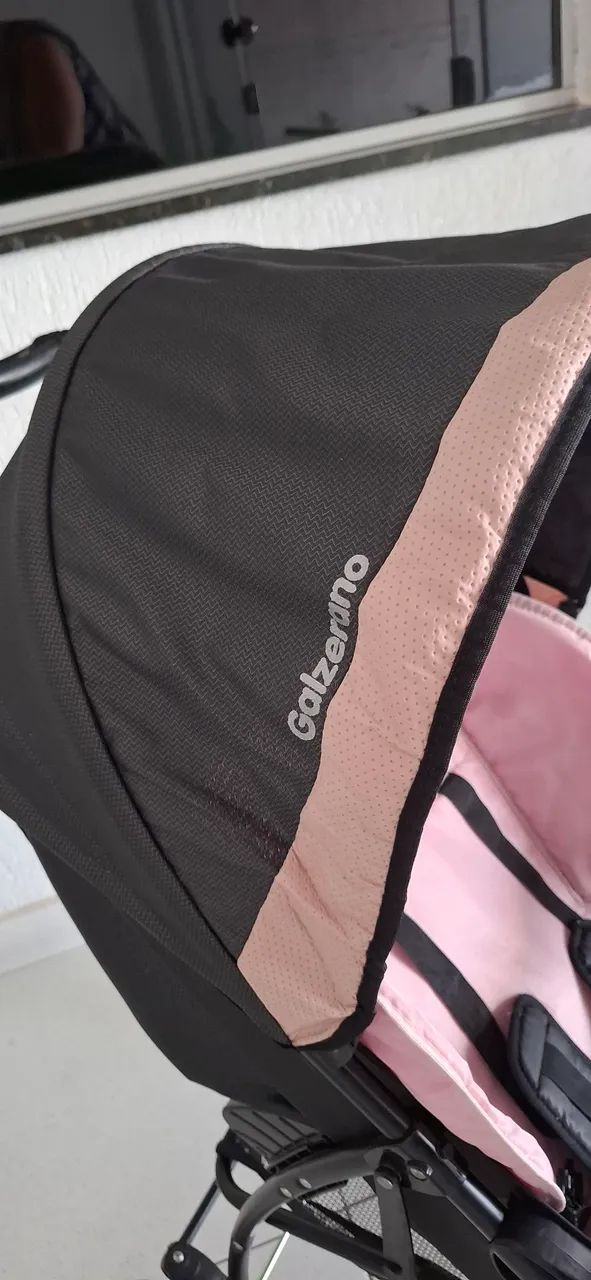 Carrinho de Bebê Golzerano - Preto e Rosa - Foto 3