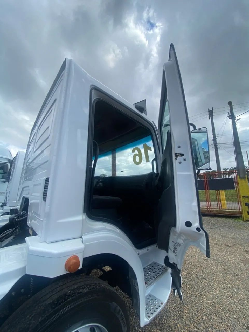 M Benz Atego 1719 - Ano 2016 No Chassi - Foto 4
