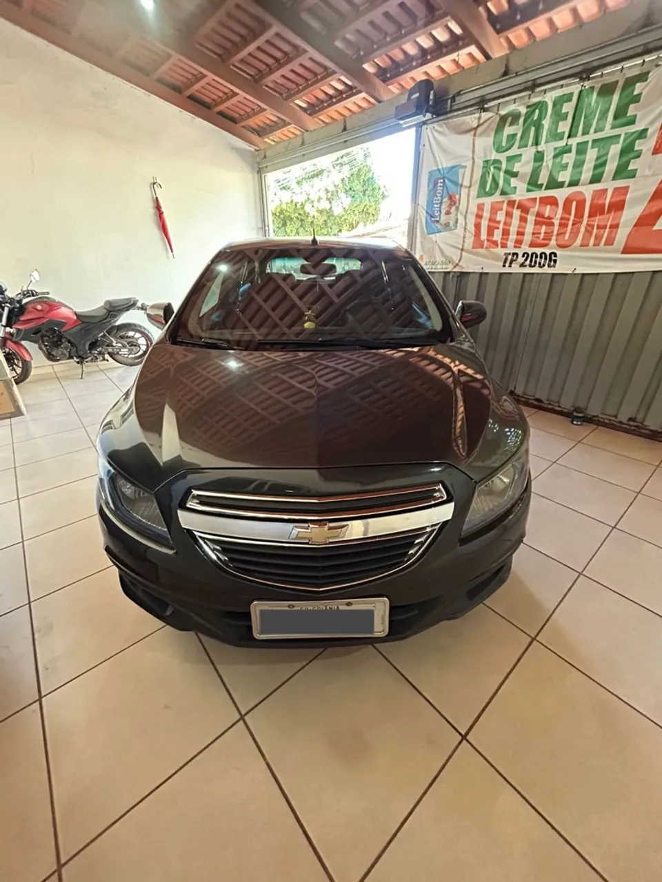 Onix LT 2016 1.4 Completo com multimídia