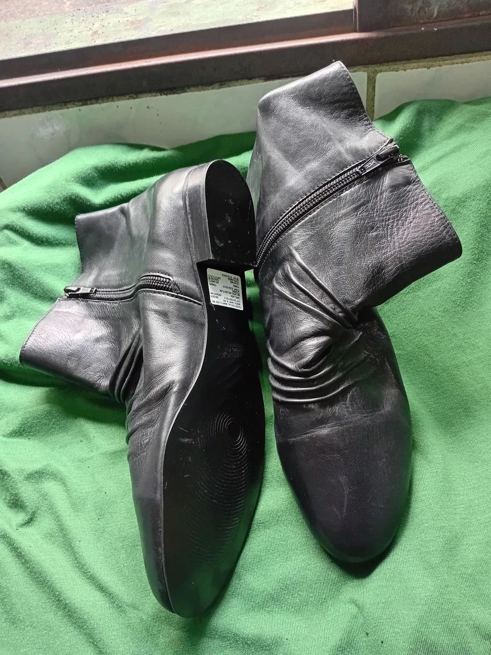 VENDO 2 PARES BOTAS PRETAS  - Foto 5