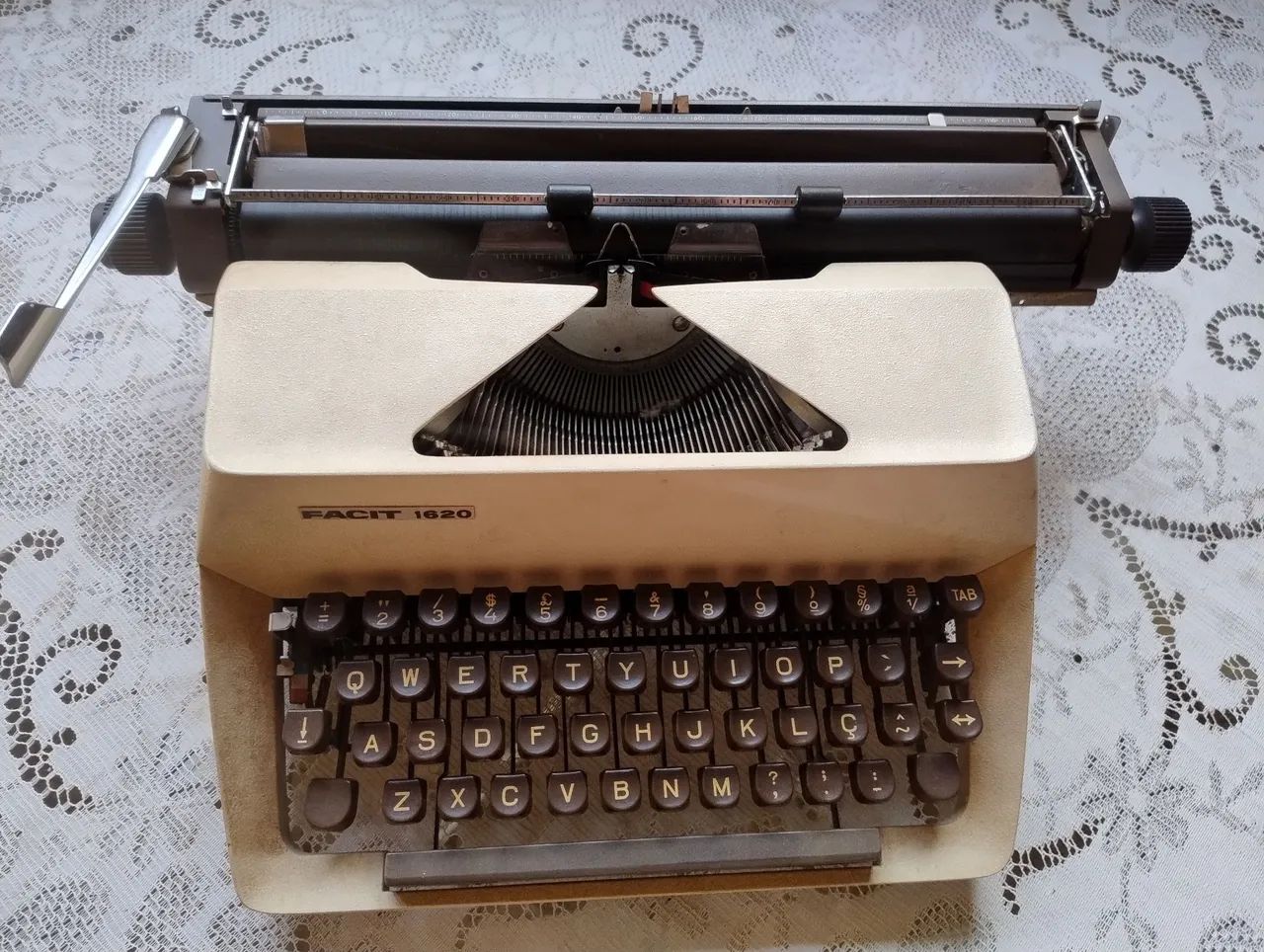 Máquina de escrever 64842080712194120