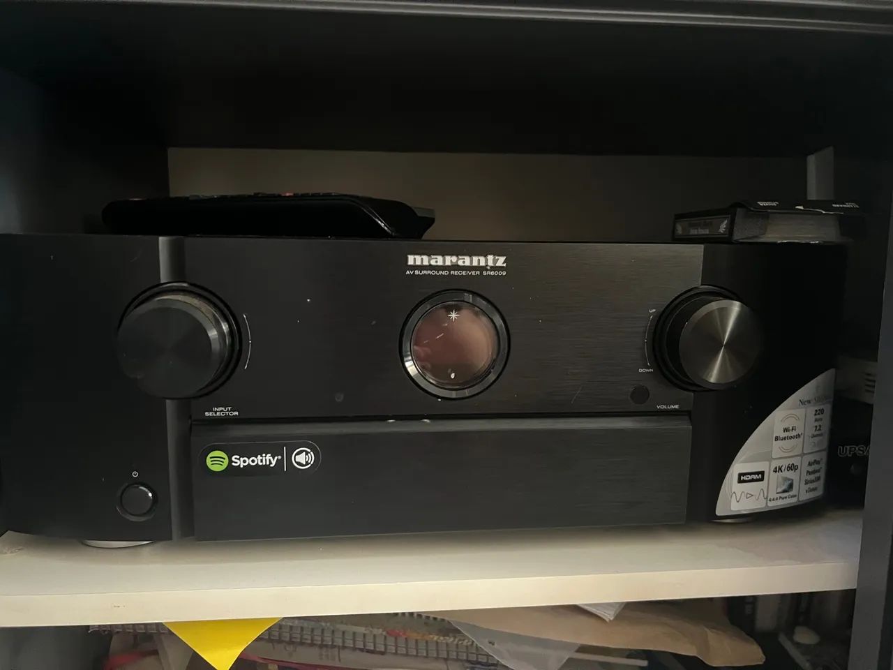Receptor A/V de home theater Marantz SR6009 7.2 com Wi-Fi e Bluetooth integrados