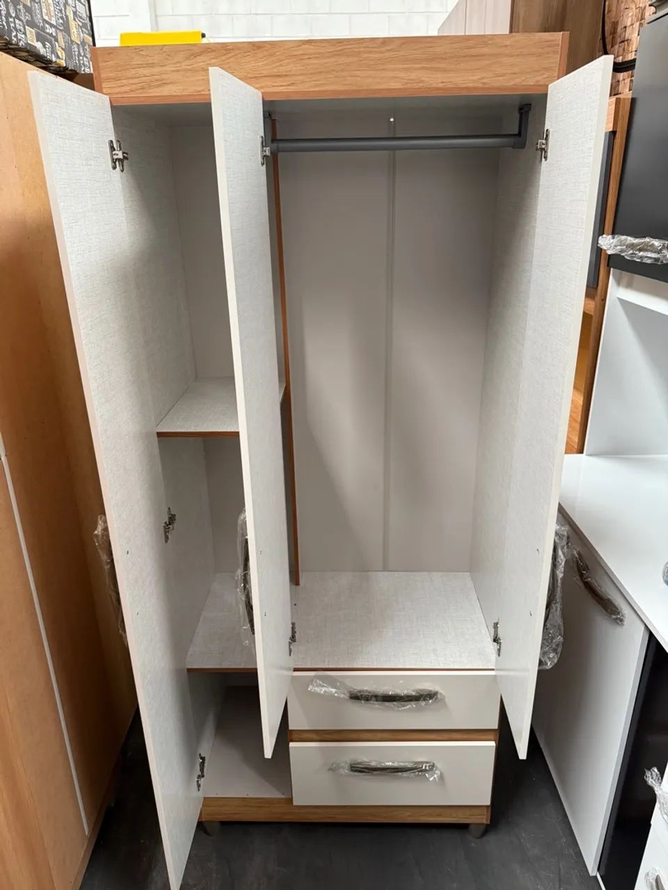 Guarda roupa 3 portas - pronta entrega  - Foto 3