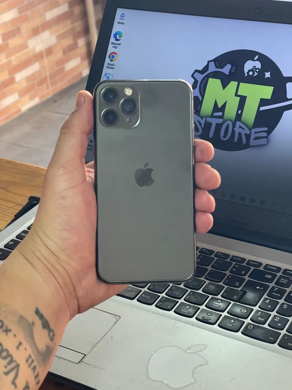 iPhone 11 Pro 64306321295746122