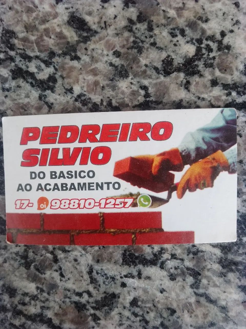 Pedreiro disponível 