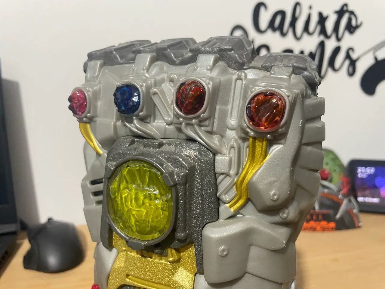 Luva Marvel Thanos Joias do Infinito Hasbro 2018 - Foto 2