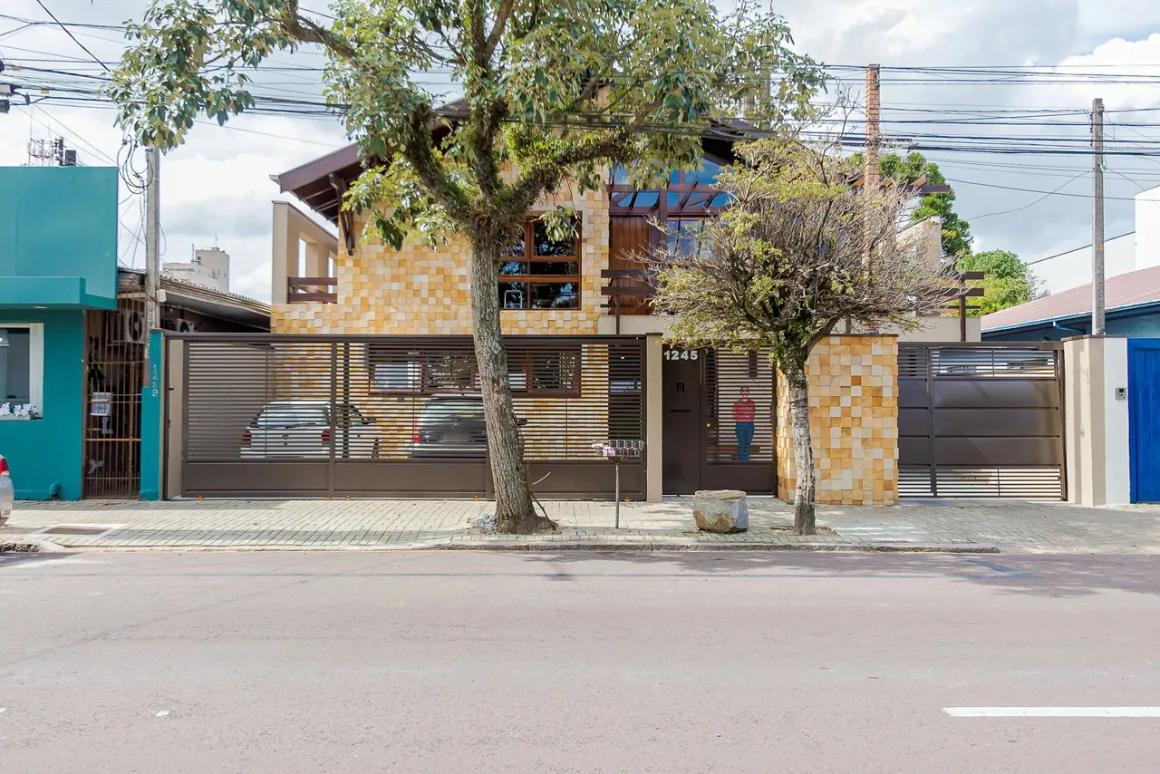 Casa Comercial para locação com 06 Salas, em São José dos Pinhais