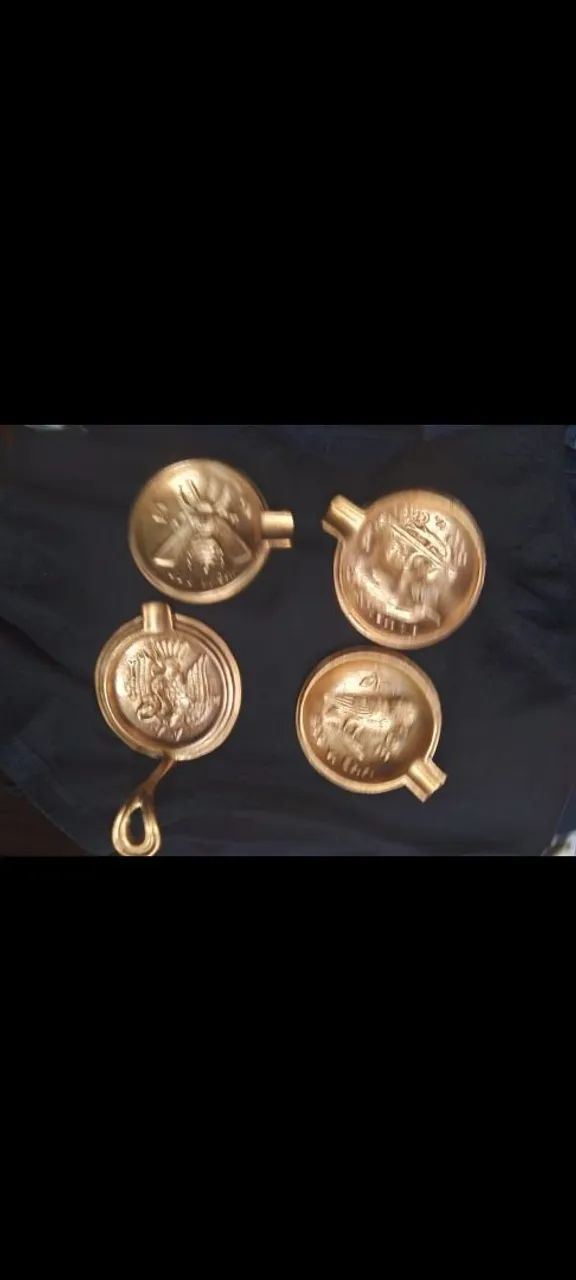 Cinzeiro turco de bronze, é bronze não é pintura
