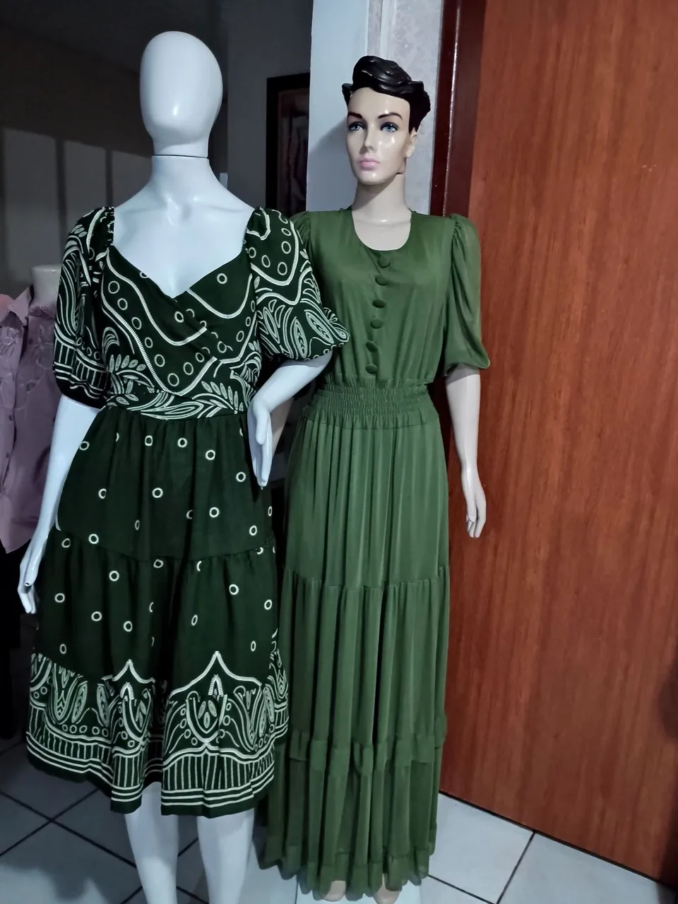 Vestidos verdes elegantes e charmosos