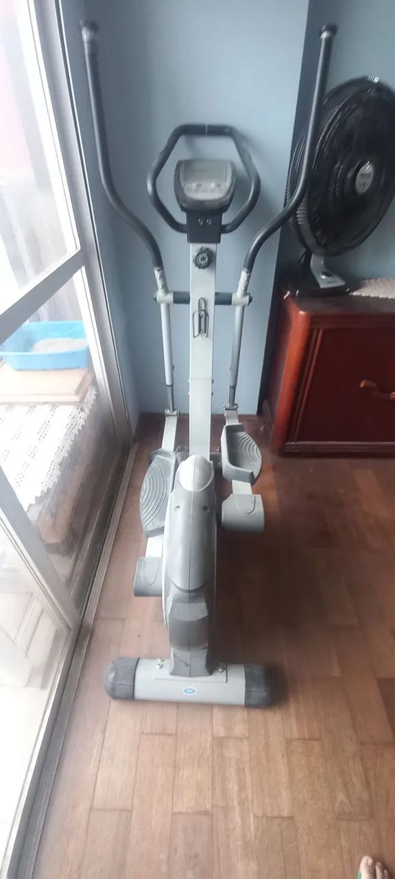 Elíptico para exercícios64293896678403122