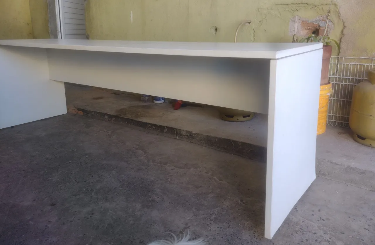 Mesa de escritório branca